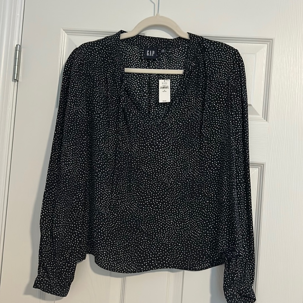 Gap black/ white dot split neck blouse M
